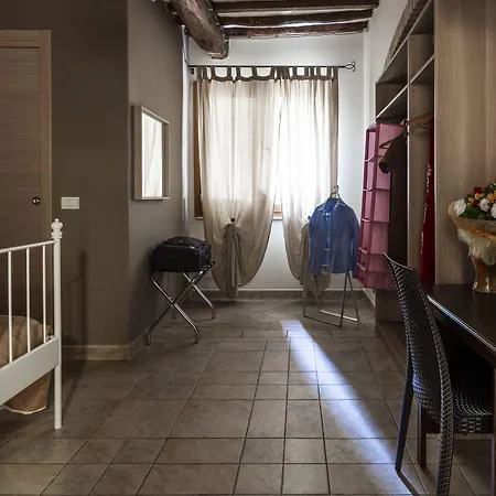 Bed & Breakfast Flori's 3*