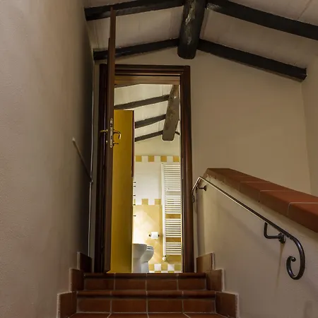 Flori's Bed & Breakfast