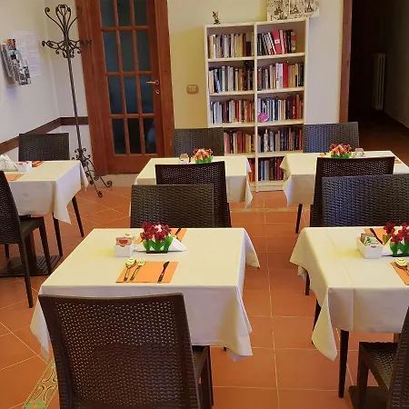 Flori's Bed & Breakfast Viareggio
