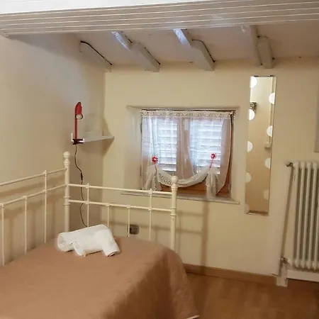 Flori's Bed & Breakfast